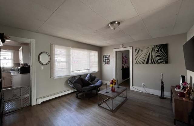 20 Clove Ave Gallery 2