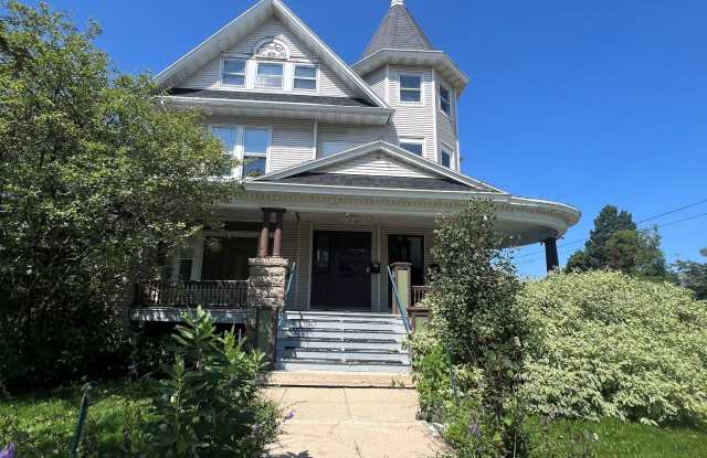691 Franklin Street - 1 photos photos