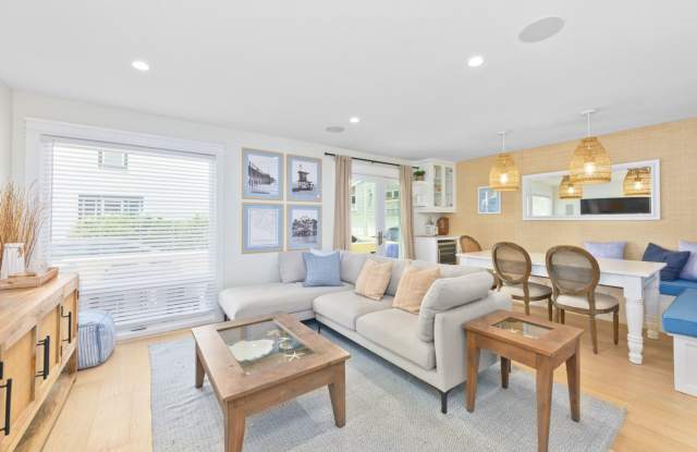 Coastal Furnished Extended Stay Home | Newport Beach Balboa Peninsula photos photos