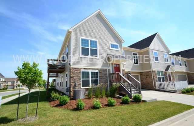 2 Bedroom, 2.5 Bathroom in West Des Moines - 165 80th Street, West Des Moines, IA 50266
