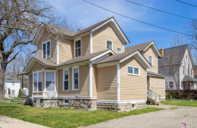 723 W Walnut Street photos photos