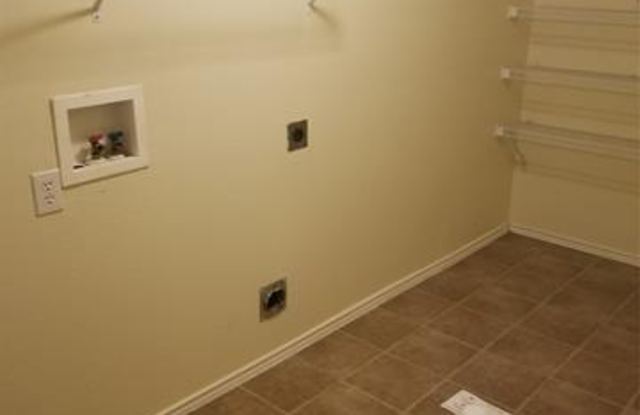 2912 Amber Waves Lane Gallery 4