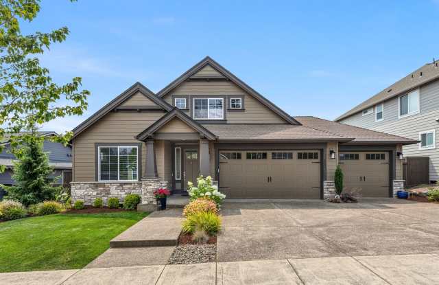 Gorgeous 4 Bedroom Camas Home With Generous Amenities! Gallery 1