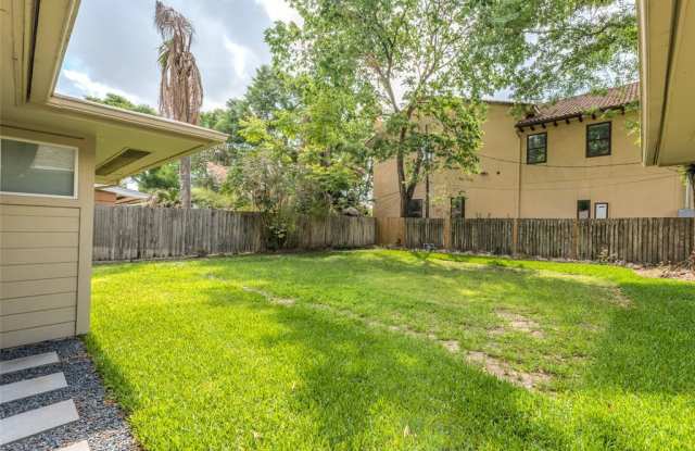 5159 Beechnut Street Gallery 3