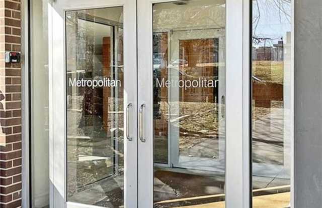 2 Bedroom / 1.5 Bath Unit in Metropolitan Condos Ready for You! - 600 East 8th Street, Kansas City, MO 64106