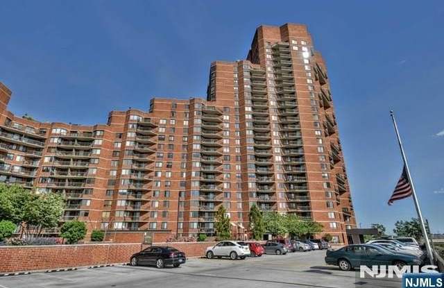 216 Harmon Cove Tower Gallery 1
