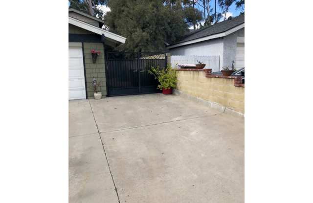 330 Lavender Lane Gallery 3