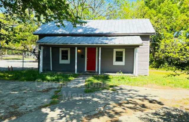 318 Cemetery Dr. photos photos