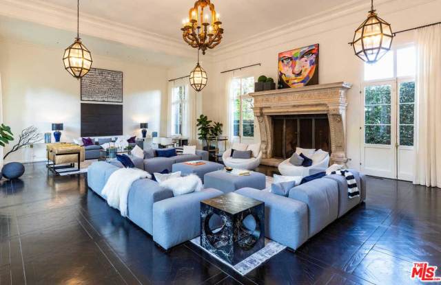 1120 LA COLLINA Drive Gallery 2