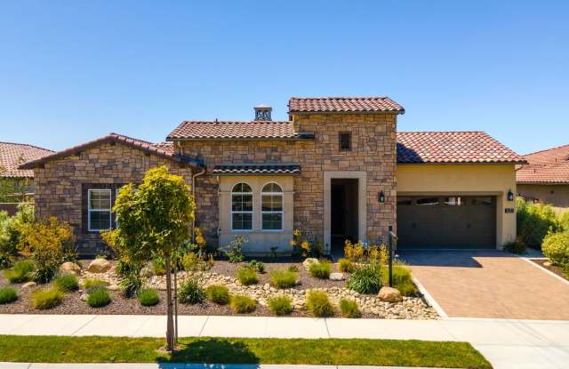 Gorgeous Home in Prestigious Golf Club Community! - 1630 Eucalyptus Road, Woodlands, CA 93444