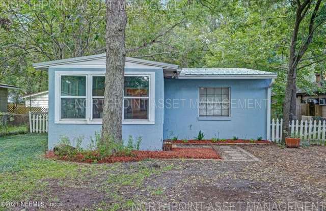 Cute 2BR 1BA Home w/ Stainless Kitchen • Fenced Yard in Jacksonville photos photos