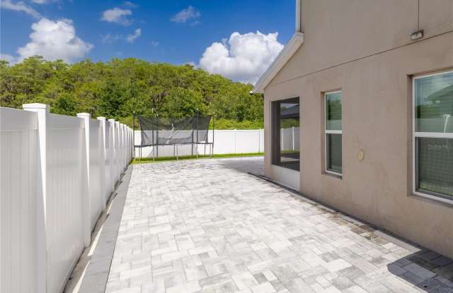 2942 FIELDWOOD Circle Gallery 2