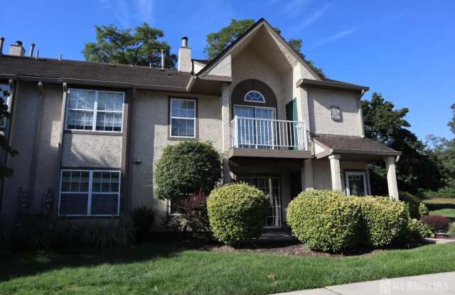 1306 Commons Drive - 1306 Commons at Kingswood Drive, Middlesex County, NJ 08816