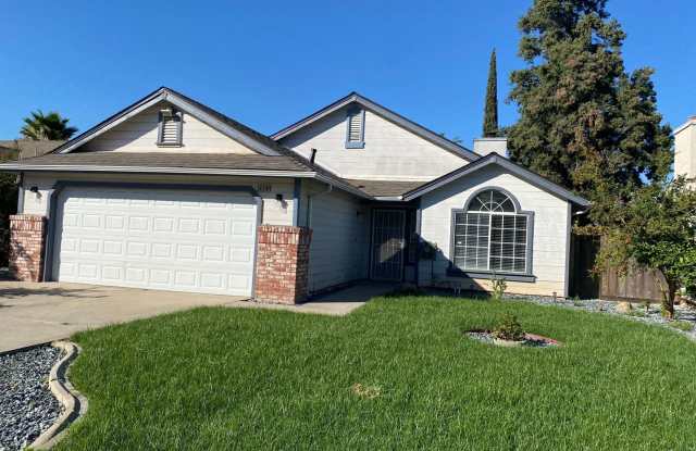 Turlock! - 1429 Crossbill Way, Turlock, CA 95382