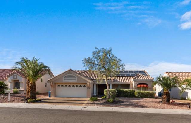 Gorgeous 2 Bed 2 Bath Single Story home in 55+ Sun City Summerlin. Lots of community amenities. photos photos