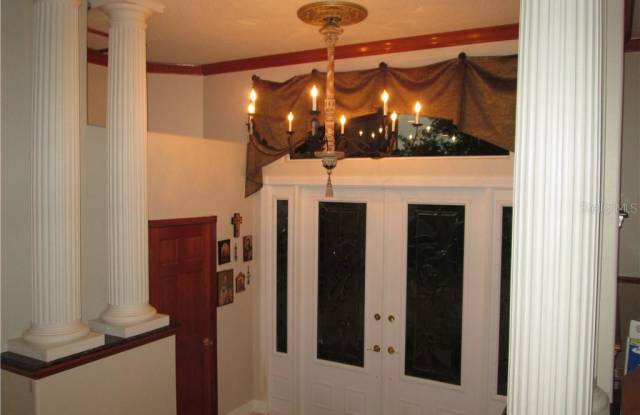 218 MANATEE LANE Gallery 2
