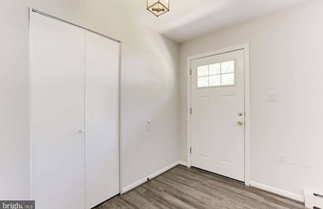 104 W AMHURST PL Gallery 3