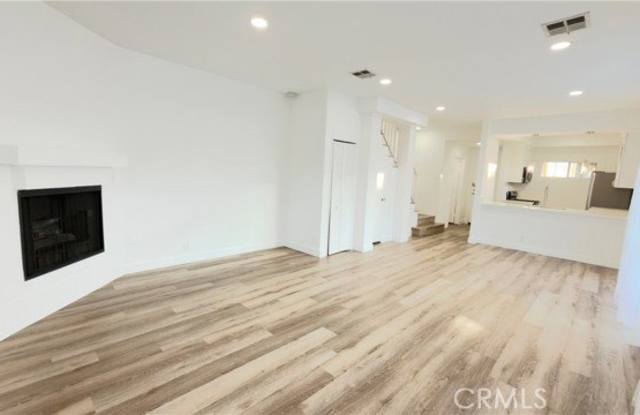 1026 Croft Avenue Gallery 1