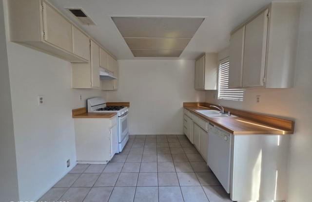 Price Lowered! Arcadia 2 Bedroom Townhouse photos photos Price Lowered! Arcadia 2 Bedroom Townhouse photos photos