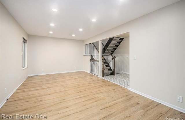 3092 LINDENWOOD Drive Gallery 4