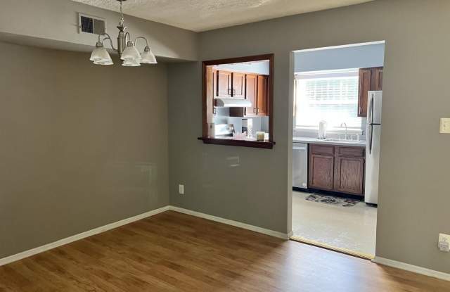 6047 Hoover Dr Gallery 3