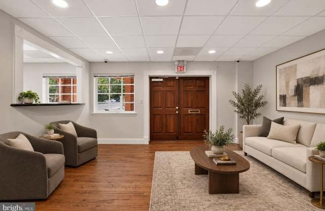 4216 EVERGREEN Lane Gallery 4