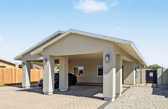 Newly Updated Two Bedroom, Two Bathroom in Avondale Gallery 3
