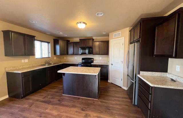 *COMING SOON* 3 Bedroom near Carson and Peterson, Pets Considered photos photos