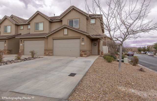 Bluffview Townhome available- has a community pool! photos photos