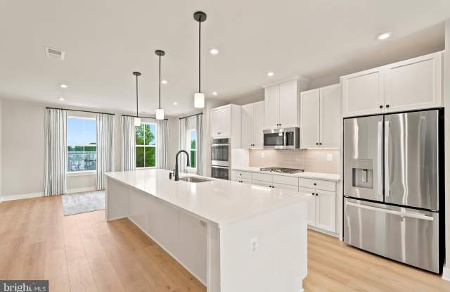 8046 WILLIAMSON Boulevard NE photos photos 8046 WILLIAMSON Boulevard NE photos photos