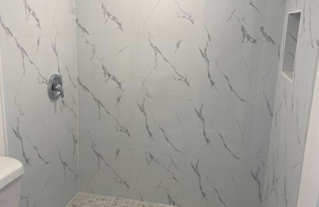 Recently Renovated Studio for One in Lantana Gallery 4