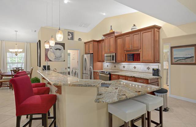 2450 SW Dalpina Road Gallery 4