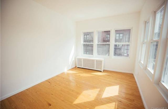 1443 Beach Ave Gallery 4