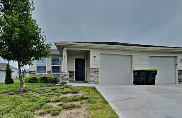 203 SW Lily St photos photos