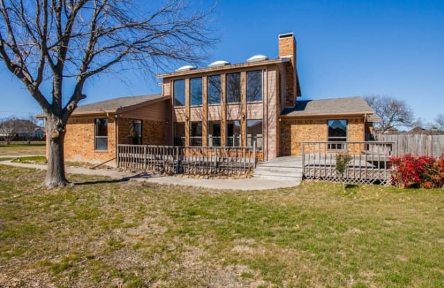 2720 Seeton Road - 2720 East Seeton Road, Grand Prairie, TX 75054