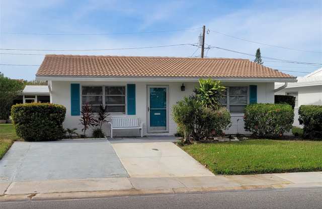 4470 MAINLANDS BOULEVARD W photos photos