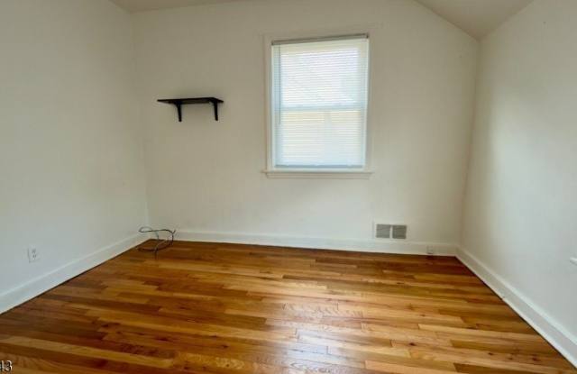 19 Alexander Ave Gallery 3