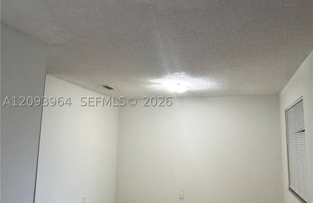 1944 SW 6th St Gallery 3