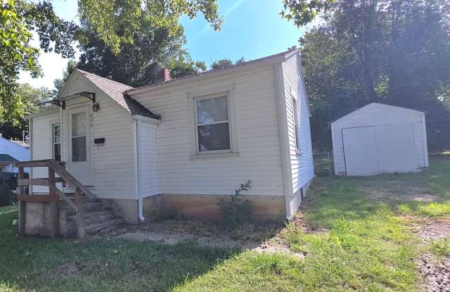 Totally updated!  2 Bedroom 1 Bath home! $825! Gallery 1