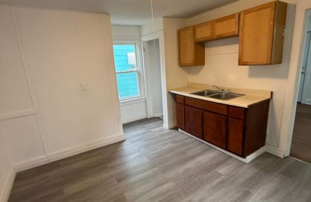 SECTION 8 & EDEN ACCEPTED!! Newly Renovated 3br 2ba Home - 2 Story SFH Gallery 4