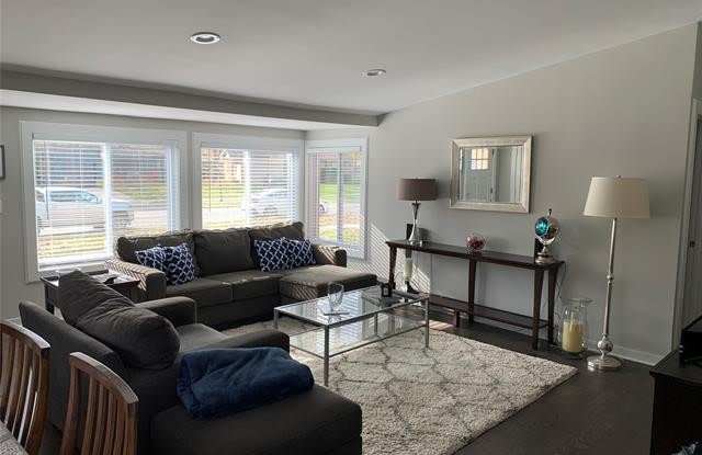 1006 BROOKLAWN Drive Gallery 2