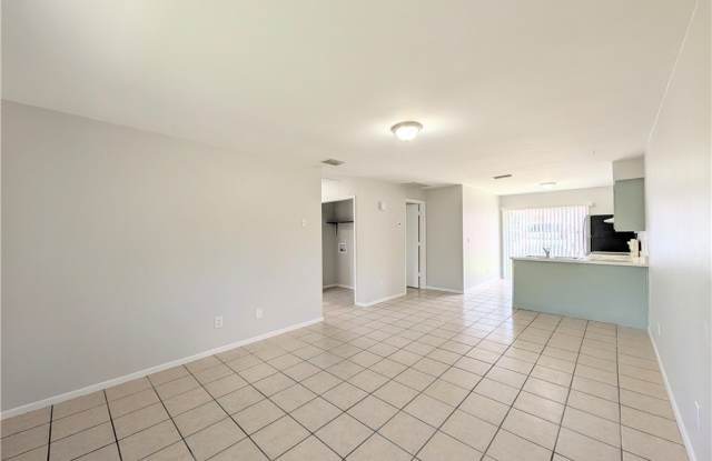 427 NE Pine Island Lane unit: 1 photos photos