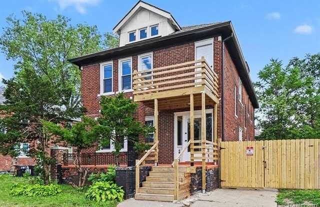 2733 Elmhurst Street photos photos