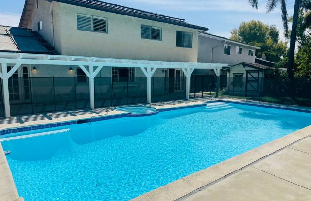 4 Bedroom Pool Home photos photos