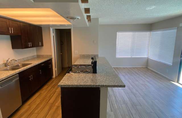 Upgraded 3 Bedroom, 2 Bath with Pool! Gallery 4