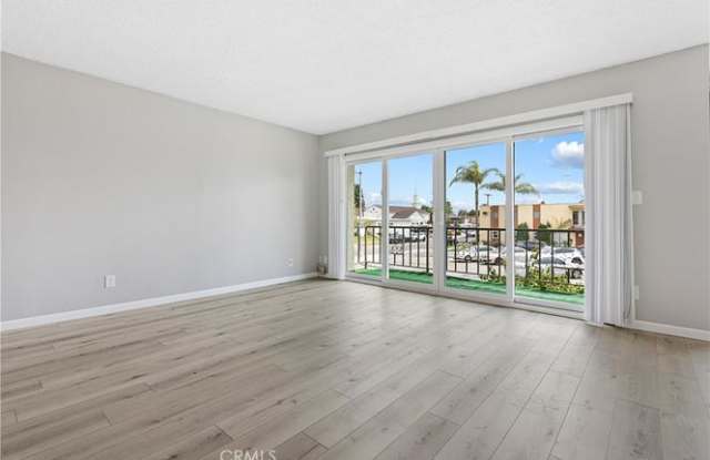 3695 Linden Ave Unit 11A - 3695 Linden Avenue, Long Beach, CA 90807