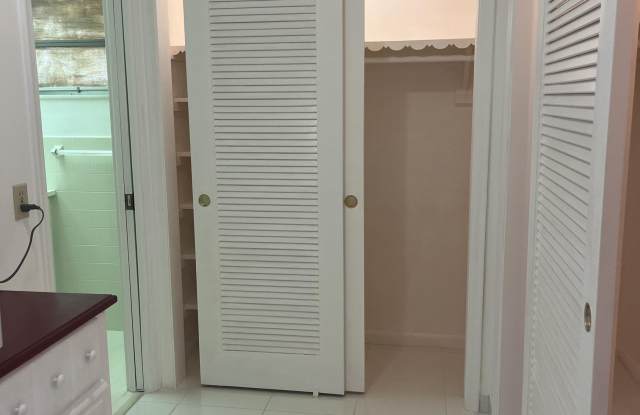 1168 SW 13th Place unit: B photos photos