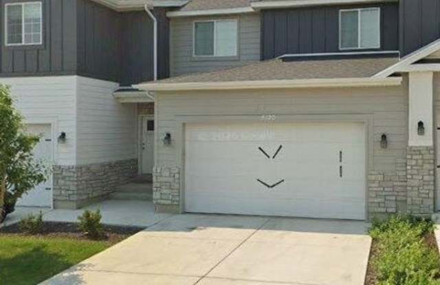 Charming 3-Bedroom Pet Friendly Townhome for Rent in Eagle Mountain, UT Gallery 1