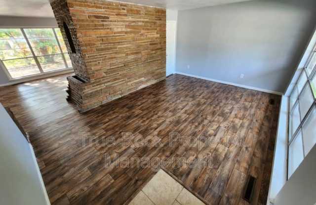 719 North Saint Joseph Drive Gallery 2