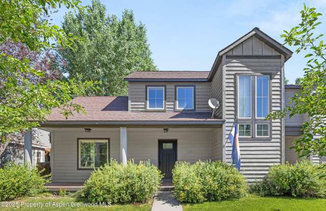 528 Lake Court photos photos